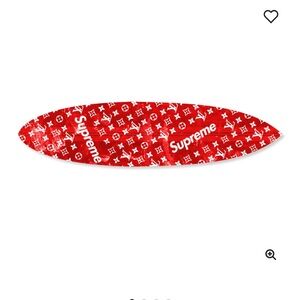 Oliver gal red supreme surfboard